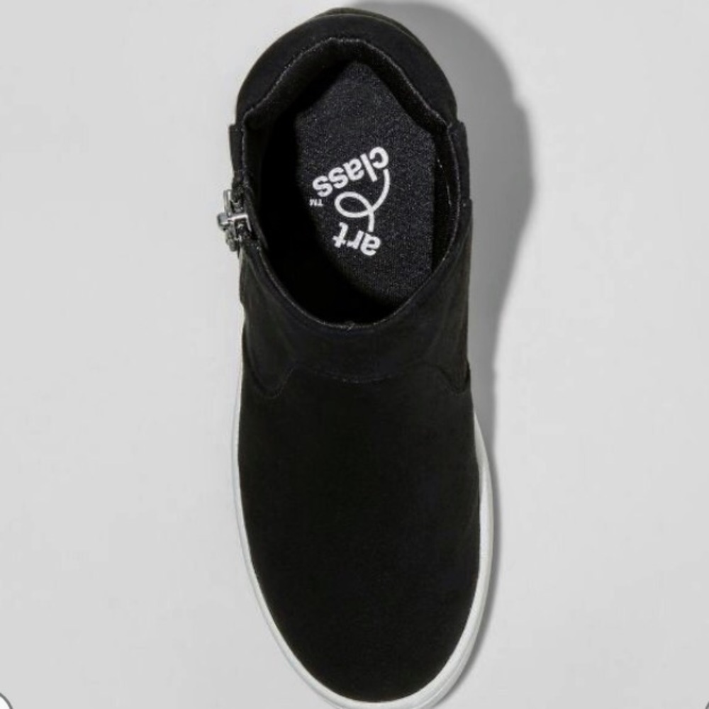 NWT BLACK SUEDE SNEAKER BOOTIES - Picture 3 of 6